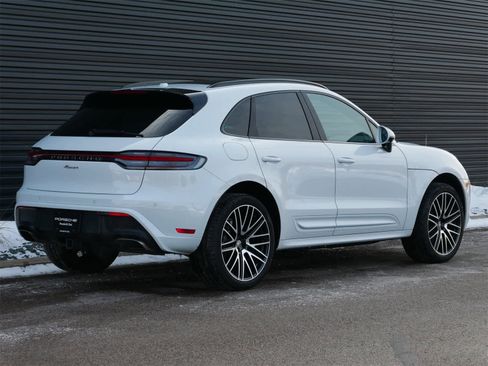Used 2025 Porsche Macan image 23