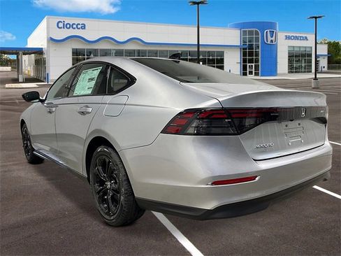 New 2025 Honda Accord SE image 3