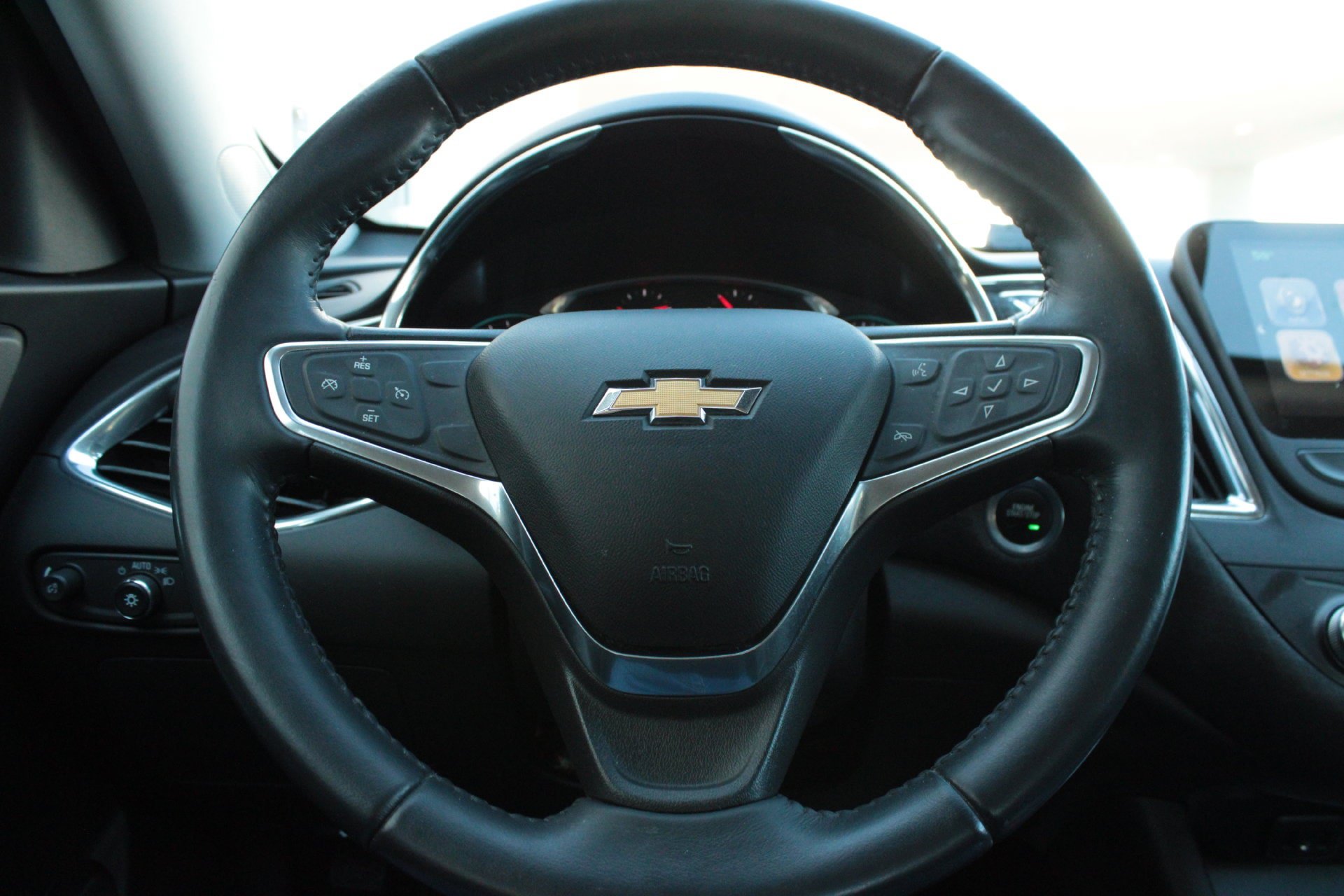 Used 2018 Chevrolet Malibu LT FWD image 28