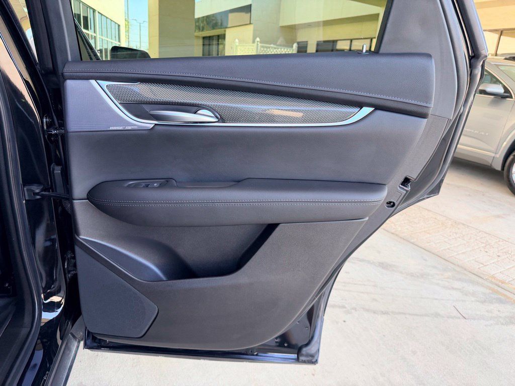 Used 2023 Cadillac XT5 Sportv w/ Technology Package AWD/4WD image 36