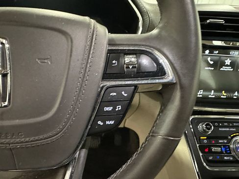 Used 2018 Lincoln Continental Reserve w/ Continental Climate Package AWD/4WD image 36