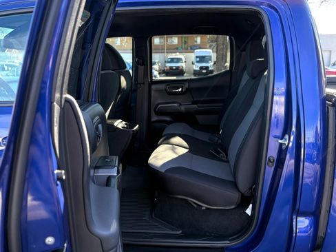 Used 2022 Toyota Tacoma TRD Off-Road w/ Technology Package image 11