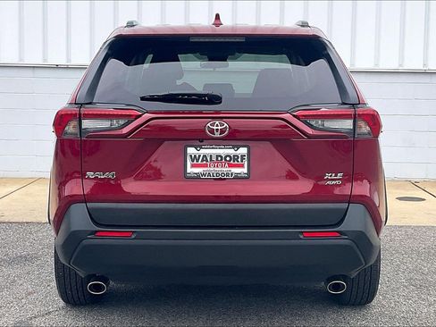 Used 2025 Toyota RAV4 XLE AWD/4WD image 5