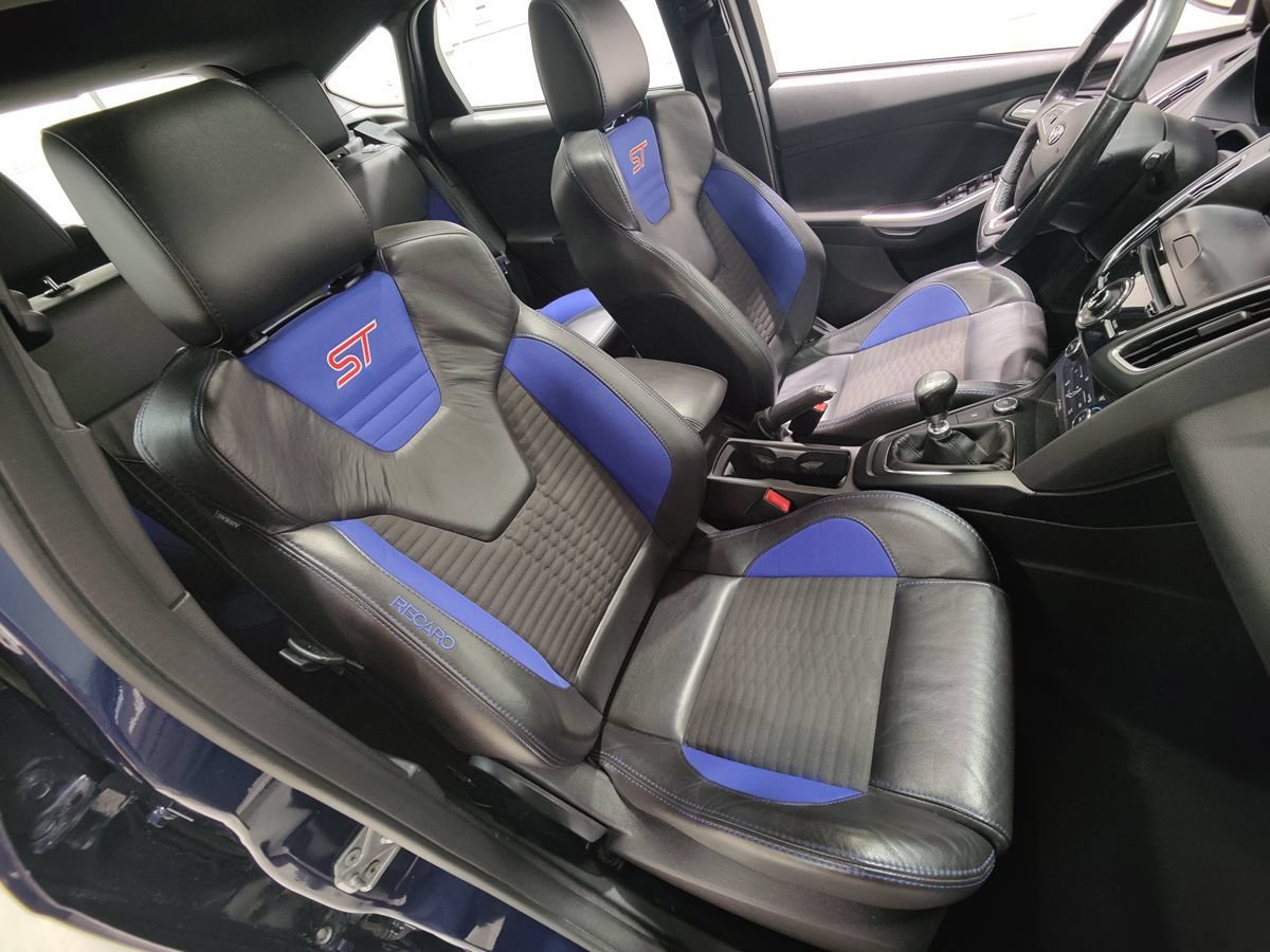 Used 2016 Ford Focus ST w/ Equipment Group 401A FWD image 13