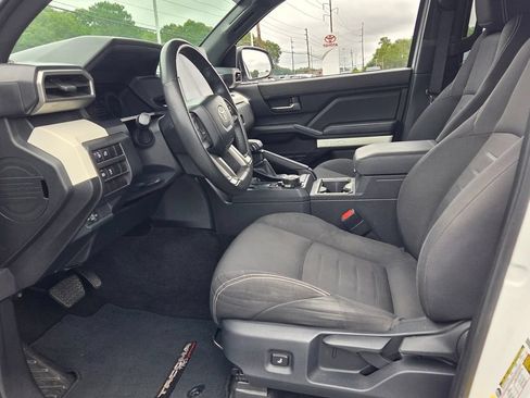 Used 2024 Toyota Tacoma TRD Off-Road AWD/4WD image 5