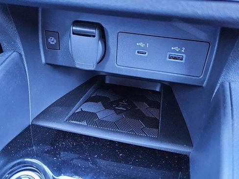 New 2025 Nissan Versa SR w/ Trunk Package image 15