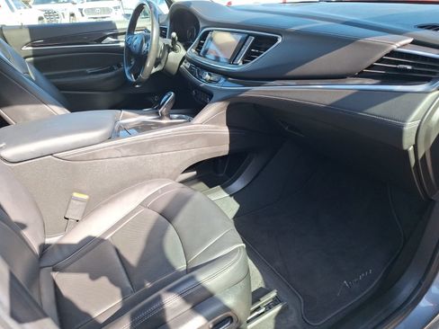 Used 2020 Buick Enclave Avenir FWD image 34