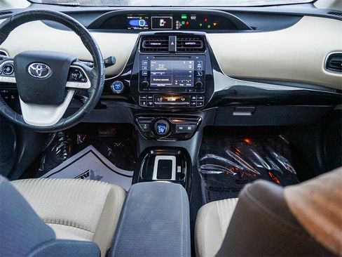 Used 2016 Toyota Prius Three image 13