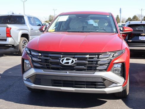 Certified 2025 Hyundai Tucson SE image 11