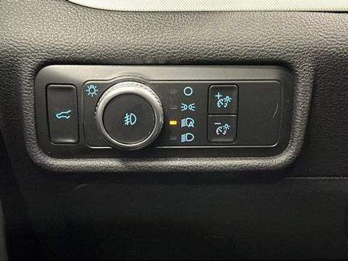 Used 2021 Ford Explorer XLT w/ XLT Sport Appearance Package image 36