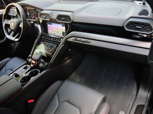 Used 2024 Lamborghini Urus S AWD/4WD image 23