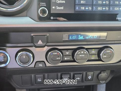 Used 2022 Toyota Tacoma TRD Off-Road AWD/4WD image 25