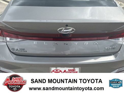 Used 2023 Hyundai Elantra Limited FWD image 10