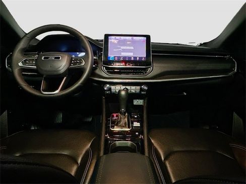 Used 2024 Jeep Compass Limited w/ High Altitude Package image 9