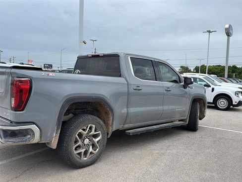 Used 2024 GMC Sierra 1500 SLE w/ X31 Off-Road Package image 7