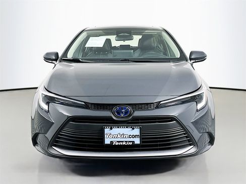 Certified 2025 Toyota Corolla XLE image 2