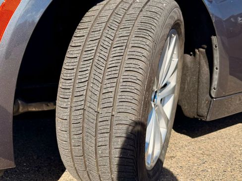 Used 2016 BMW 320i Sedan image 28