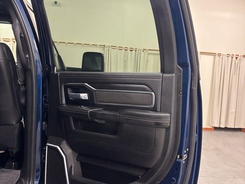Used 2024 RAM 2500 Laramie w/ Night Edition image 36