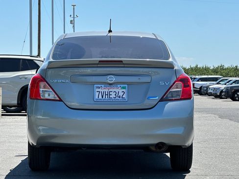 Used 2014 Nissan Versa SV FWD image 5