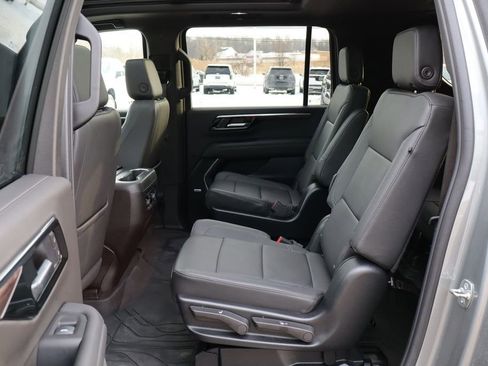 Used 2025 Chevrolet Suburban Z71 w/ Z71 Off-Road Package image 47