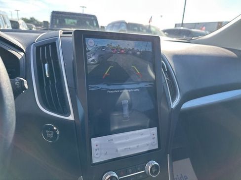 Certified 2024 Ford Edge SEL image 2