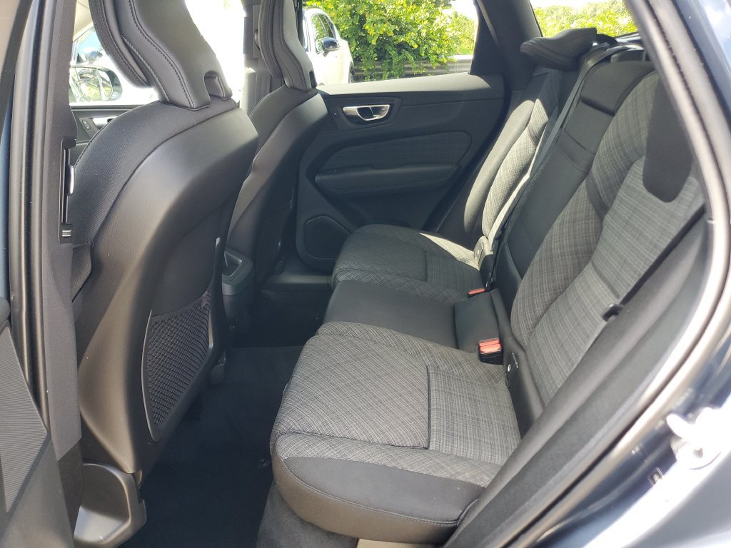 Certified 2024 Volvo XC60 B5 Core AWD/4WD image 11