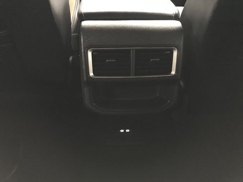 Used 2024 Volkswagen Atlas Cross Sport SE FWD image 15