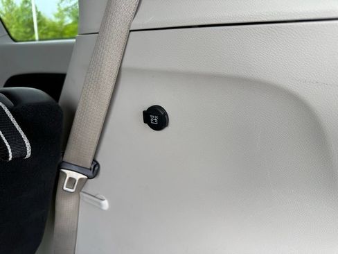 Used 2023 Chrysler Pacifica Touring-L FWD image 51