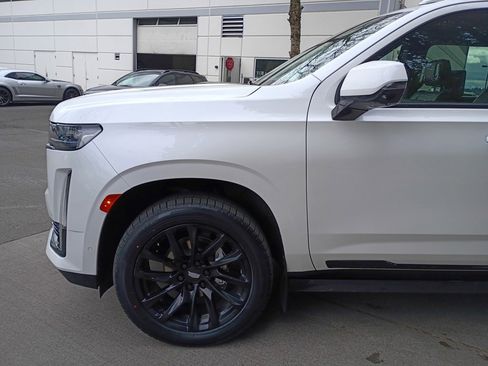 Used 2023 Cadillac Escalade ESV Sport Platinum image 8