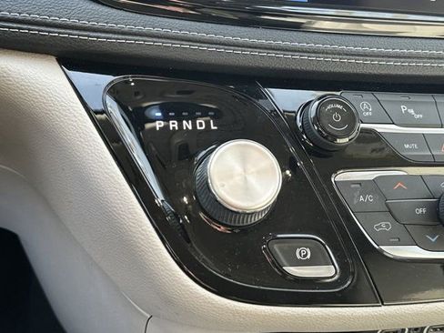 Certified 2021 Chrysler Pacifica Touring-L w/ Uconnect Theater Family Group image 35