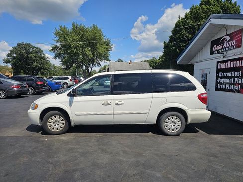 Used 2007 Chrysler Town & Country LX w/ Popular Equipment Group II FWD image 6