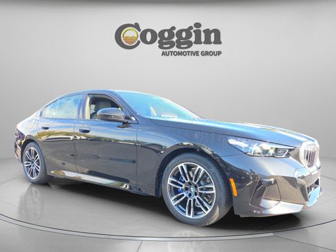New 2026 BMW 530i w/ M Sport Package RWD image 8