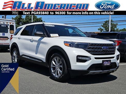 Certified 2023 Ford Explorer XLT w/ Equipment Group 202A AWD/4WD image 1