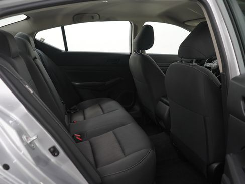 Used 2024 Nissan Altima 2.5 S image 11