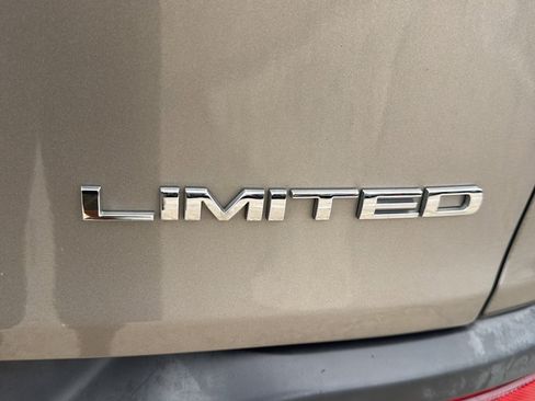 Used 2018 Jeep Cherokee Limited AWD/4WD image 45
