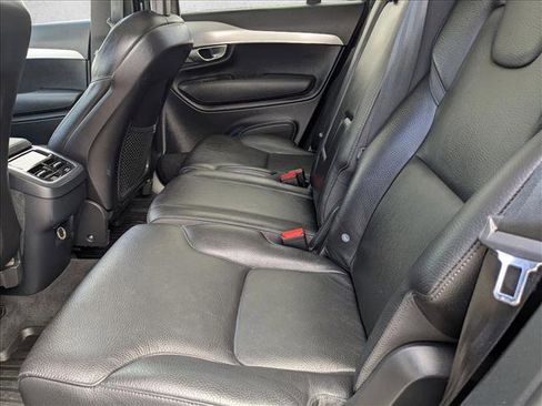 Used 2018 Volvo XC90 T6 Momentum w/ Convenience Package image 18