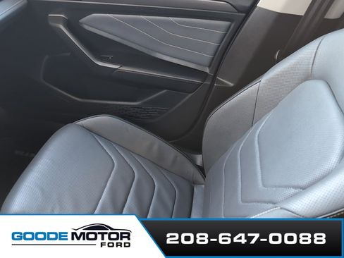 Used 2025 Volkswagen Jetta SEL image 16