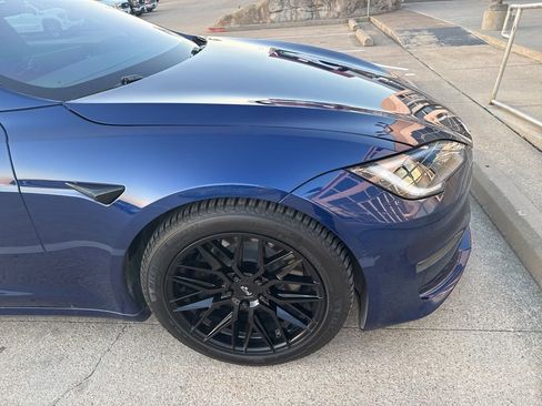Used 2023 Tesla Model S Standard Range image 4