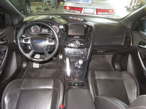 Used 2013 Ford Focus ST FWD image 38