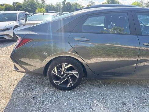 Used 2025 Hyundai Elantra Sport FWD image 6