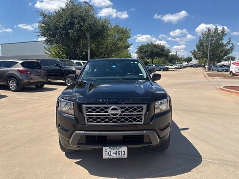 Certified 2024 Nissan Frontier SV w/ Tow Package RWD image 8