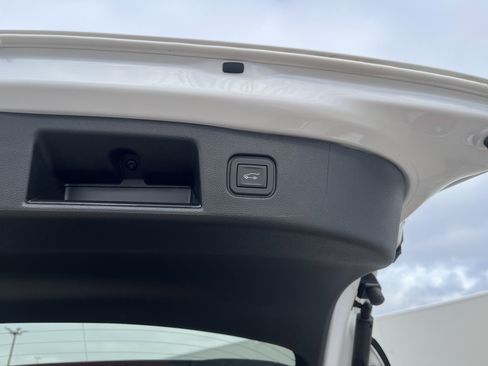 Used 2025 Chevrolet Blazer EV RS image 19