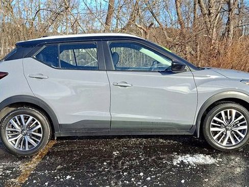 Used 2023 Nissan Kicks SV image 8