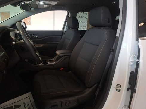 Certified 2023 GMC Acadia SLE w/ Driver Convenience Package image 14