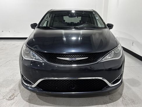 Used 2020 Chrysler Pacifica Touring w/ Advanced Safetytec Group FWD image 10