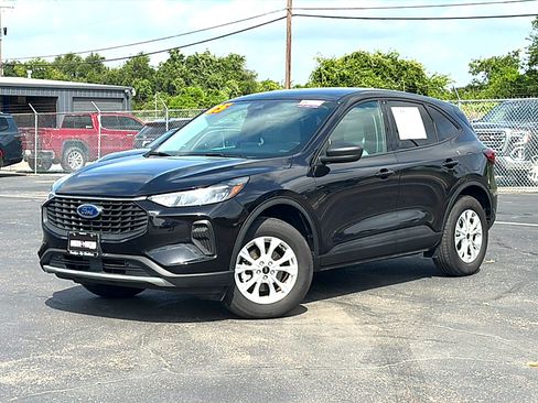 Used 2025 Ford Escape Active AWD/4WD image 2