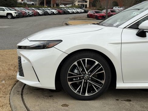 Used 2025 Toyota Camry XLE image 12