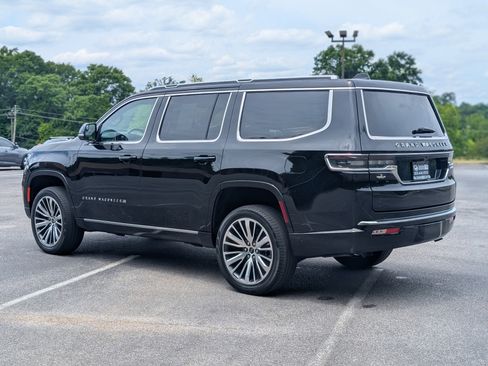 Used 2025 Jeep Grand Wagoneer 4WD image 7