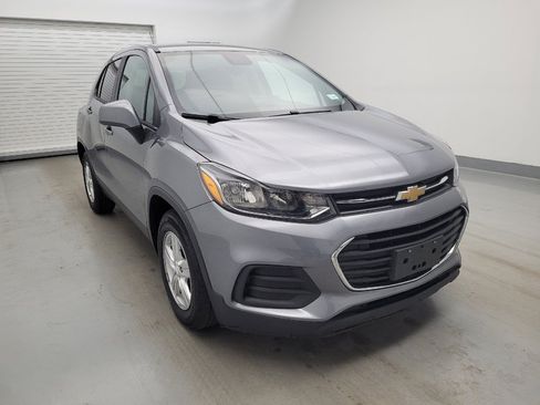 Used 2020 Chevrolet Trax LS w/ Tint and Cruise Package FWD image 13