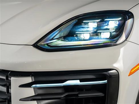 Certified 2026 Porsche Cayenne E-Hybrid Coupe AWD/4WD image 12